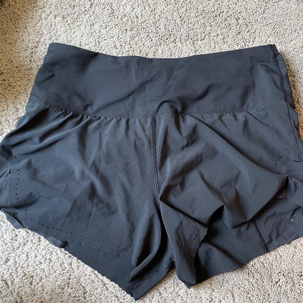 Lululemon 3” Black short
